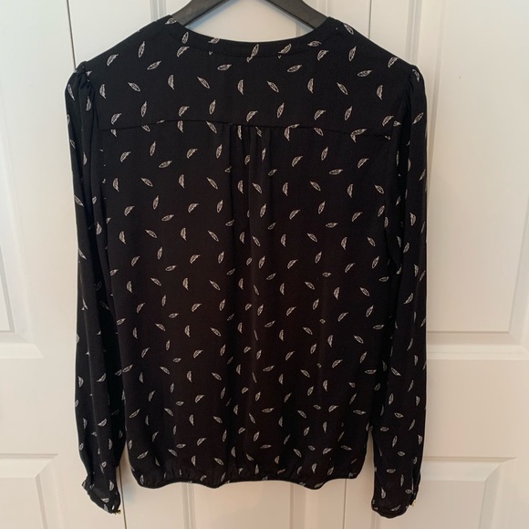 Black blouse - Picture 4 of 7